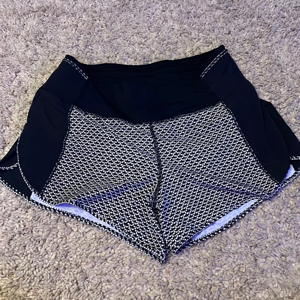 lulu lemon shorts. Condition: lightly worn.